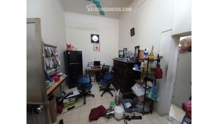 Bán nhà Phố Hào Nam, Hàng hiếm tầm tiền, An sinh đỉnh, 74mx2T, Giá: 13 Tỷ.